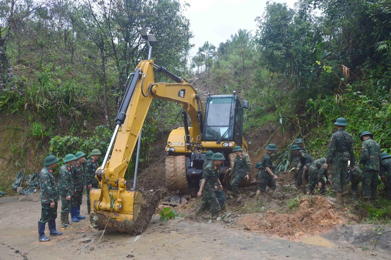 Quảng Ngãi mở đường, phá thế cô lập cho 5 thôn ở xã Ngọc Linh- Ảnh 3. Quảng Ngãi mở đường, phá thế cô lập cho 5 thôn ở xã Ngọc Linh- Ảnh 3.