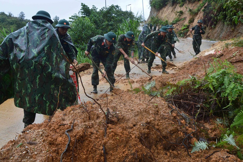Quảng Ngãi mở đường, phá thế cô lập cho 5 thôn ở xã Ngọc Linh- Ảnh 5. Quảng Ngãi mở đường, phá thế cô lập cho 5 thôn ở xã Ngọc Linh- Ảnh 5.
