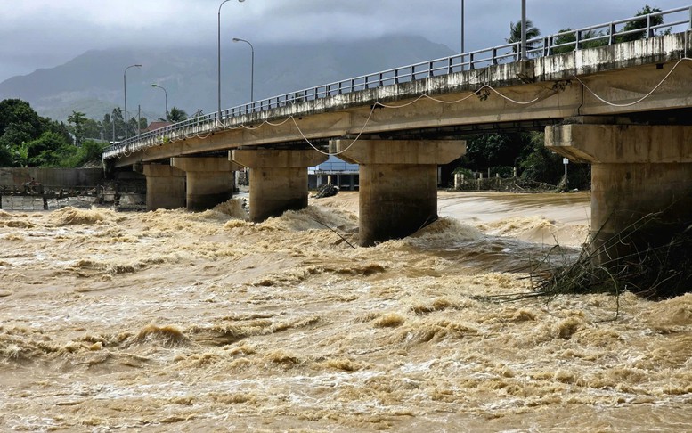Công điện của Thủ tướng Chính phủ về việc tập trung ứng phó lũ đặc biệt lớn tại Khánh Hòa, Đắk Lắk và Gia Lai