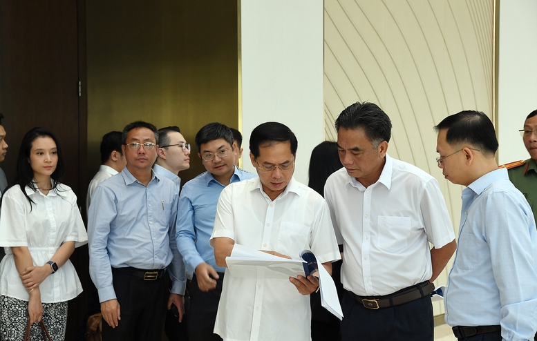 Phó Thủ tướng Bùi Thanh Sơn kiểm tra địa điểm tổ chức Diễn đàn Kinh tế mùa Thu 2025- Ảnh 1.