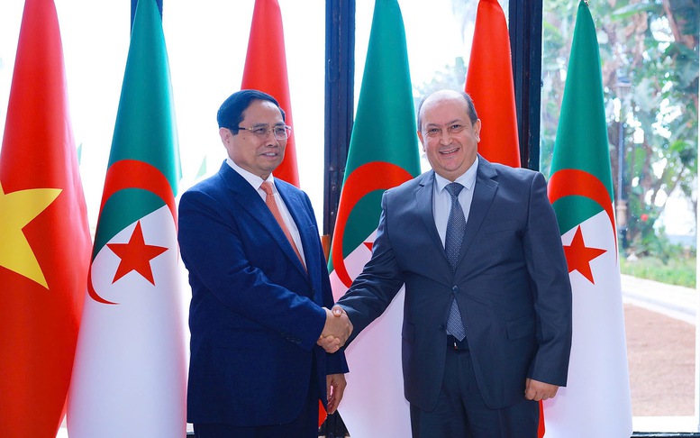 TUYÊN BỐ CHUNG VỀ THIẾT LẬP QUAN HỆ ĐỐI TÁC CHIẾN LƯỢC GIỮA NƯỚC CỘNG HÒA XÃ HỘI CHỦ NGHĨA VIỆT NAM VÀ NƯỚC CỘNG HÒA ALGERIA DÂN CHỦ VÀ NHÂN DÂN