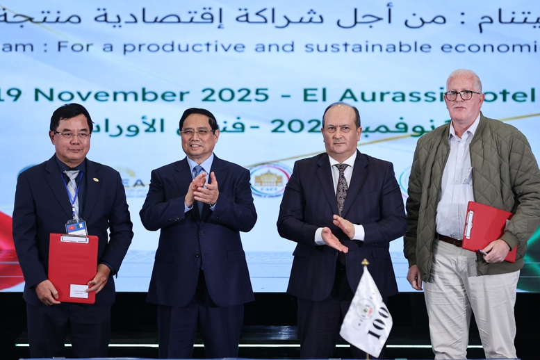 Thủ tướng mời gọi doanh nghiệp Việt Nam đầu tư tại Algeria để xuất khẩu sang 3 châu lục- Ảnh 10. Thủ tướng mời gọi doanh nghiệp Việt Nam đầu tư tại Algeria để xuất khẩu sang 3 châu lục- Ảnh 10.