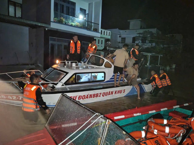 Gia Lai: Hơn 19.200 nhà bị ngập trên 1,5 m, thiệt hại sơ bộ hơn 1.000 tỷ đồng- Ảnh 2.