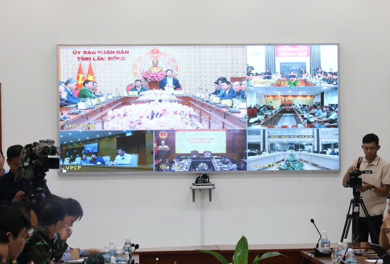 Phó Thủ tướng Hồ Quốc Dũng: Không để người dân kêu cứu trong đêm, bằng mọi cách tiếp cận vùng ngập sâu cứu dân- Ảnh 4.