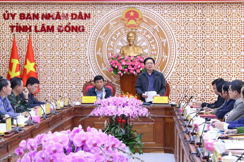 Bảo đảm an toàn tuyệt đối cho dân, tập trung khắc phục nhanh sạt lở sau mưa lũ tại Lâm Đồng- Ảnh 1.