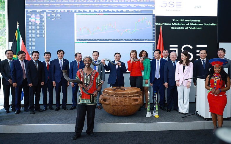 Thủ tướng thăm, làm việc tại thị trường chứng khoán lớn nhất châu Phi