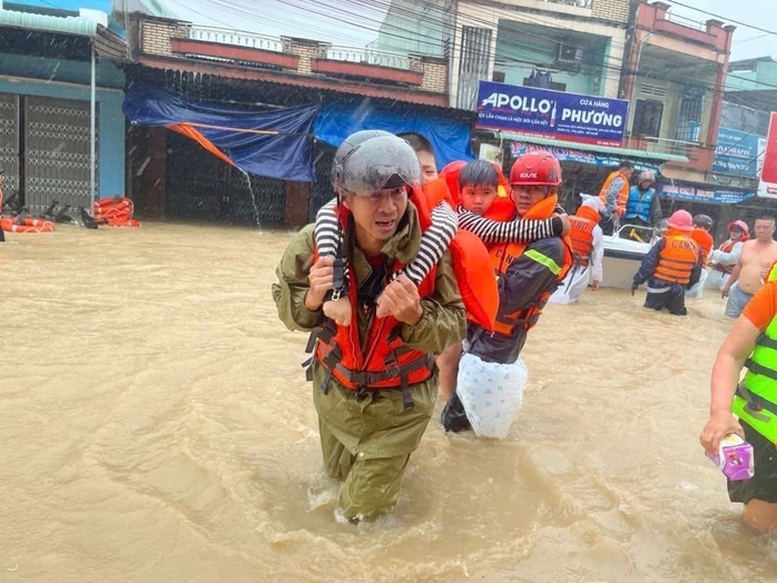 Hỗ trợ khẩn cấp 700 tỷ đồng cho các tỉnh: Khánh Hòa, Lâm Đồng, Gia Lai và Đắk Lắk khắc phục thiệt hại do mưa lũ- Ảnh 1.