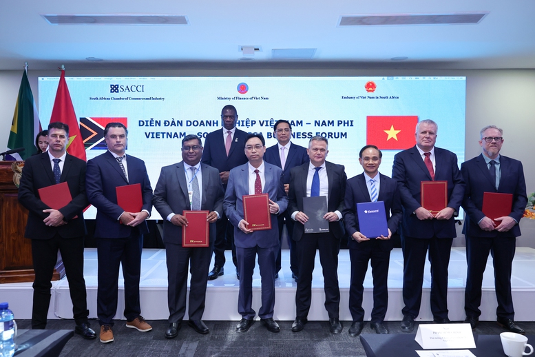 Thủ tướng kêu gọi doanh nghiệp Việt Nam – Nam Phi 'gặp gỡ - kết nối – hành động - ra sản phẩm'- Ảnh 8. Thủ tướng kêu gọi doanh nghiệp Việt Nam – Nam Phi 'gặp gỡ - kết nối – hành động - ra sản phẩm'- Ảnh 8.