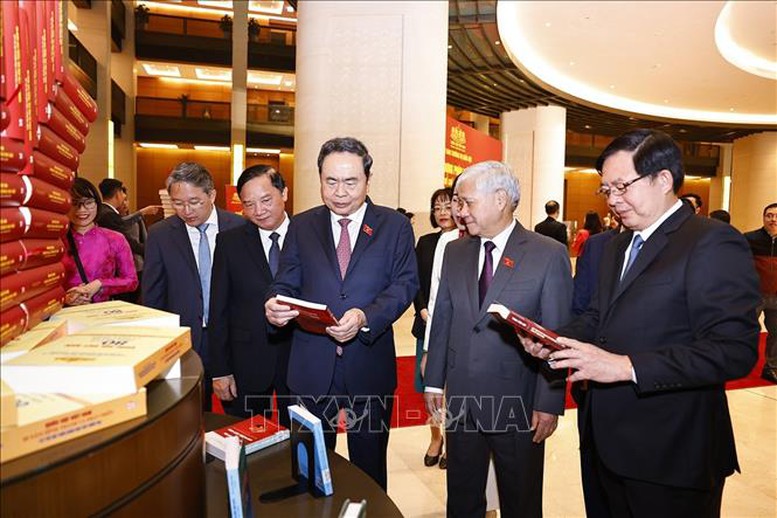 Chủ tịch Quốc hội: Thực hiện nghiêm quy trình lập pháp, kiên quyết phòng, chống tiêu cực, lợi ích nhóm- Ảnh 5.