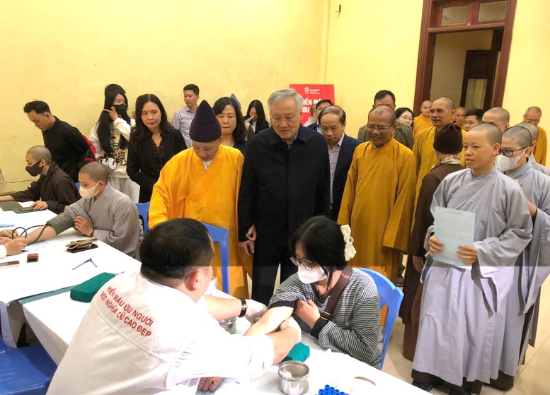 Phó Thủ tướng Thường trực dự ngày hội 'Hiến máu cứu người - hành Bồ Tát đạo'- Ảnh 2.