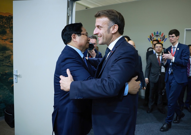 Thủ tướng Phạm Minh Chính gặp Tổng thống Pháp Emmanuel Macron- Ảnh 1.