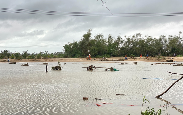 Nhiều khu vực ở Đắk Lắk chưa thể đóng điện trở lại