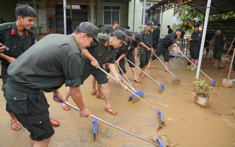 Tập trung khắc phục hậu quả, khôi phục sản xuất kinh doanh, ổn định đời sống Nhân dân sau mưa lũ
