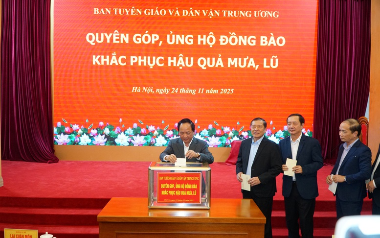 Ban Tuyên giáo và Dân vận Trung ương quyên góp, ủng hộ đồng bào các địa phương vùng lũ