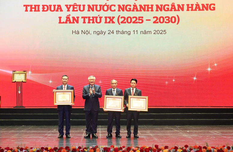 Thủ tướng: Ngành Ngân hàng cần "kiến tạo - đồng hành - chia sẻ - linh hoạt - vì dân - hiệu quả"- Ảnh 8.