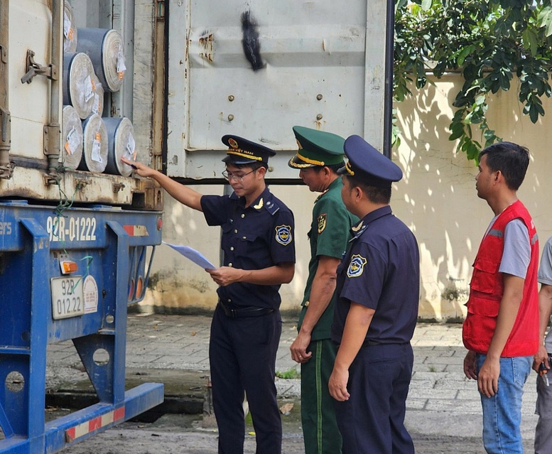 Hải quan chủ động kiểm soát biên giới, siết buôn lậu dịp cuối năm- Ảnh 1. Hải quan chủ động kiểm soát biên giới, siết buôn lậu dịp cuối năm- Ảnh 1.
