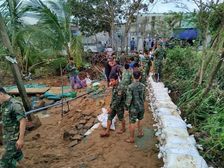 Gia Lai: Tập trung khắc phục hậu quả mưa lũ và ứng phó áp thấp nhiệt đới- Ảnh 2.