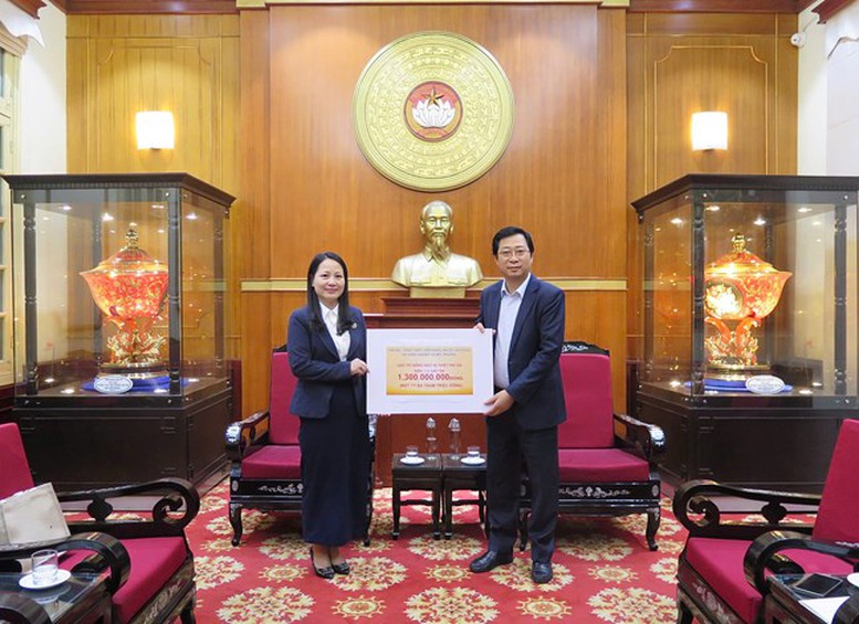Hơn 2.088 tỷ đồng ủng hộ khắc phục hậu quả mưa lũ qua Ban Vận động cứu trợ Trung ương- Ảnh 5.