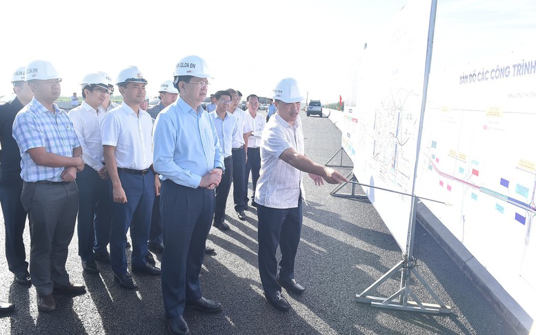 Phó Thủ tướng Mai Văn Chính kiểm tra thực địa dự án đường Vành đai 3 TPHCM