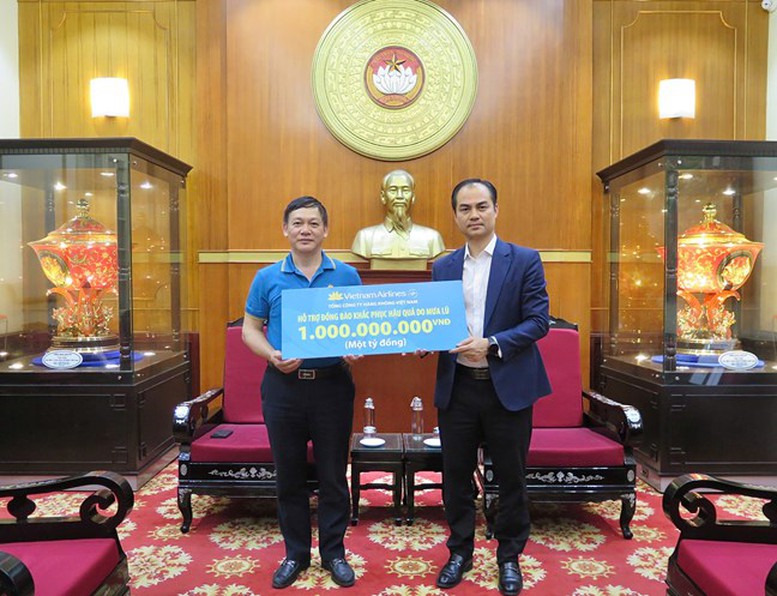 Hơn 2.088 tỷ đồng ủng hộ khắc phục hậu quả mưa lũ qua Ban Vận động cứu trợ Trung ương- Ảnh 6.