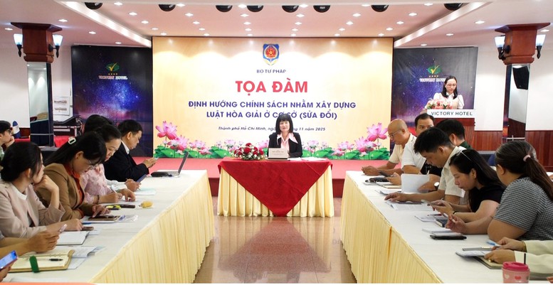 Tăng cường chế độ, chính sách cho đội ngũ hòa giải viên cơ sở- Ảnh 1.