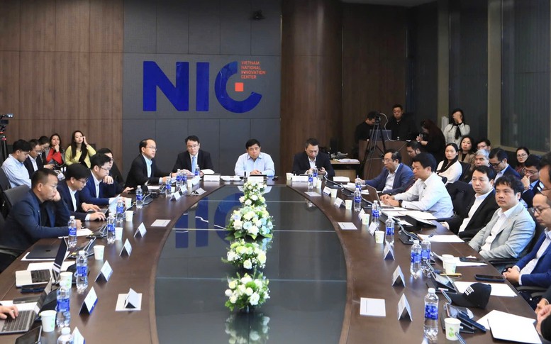 Nguồn lực đặc biệt quan trọng giúp Chính phủ phát triển các ngành công nghệ tiên phong- Ảnh 2. Nguồn lực đặc biệt quan trọng giúp Chính phủ phát triển các ngành công nghệ tiên phong- Ảnh 2.