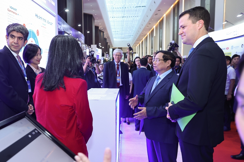 Thủ tướng dự các hoạt động tâm điểm tại Diễn đàn Kinh tế mùa Thu- Ảnh 3.