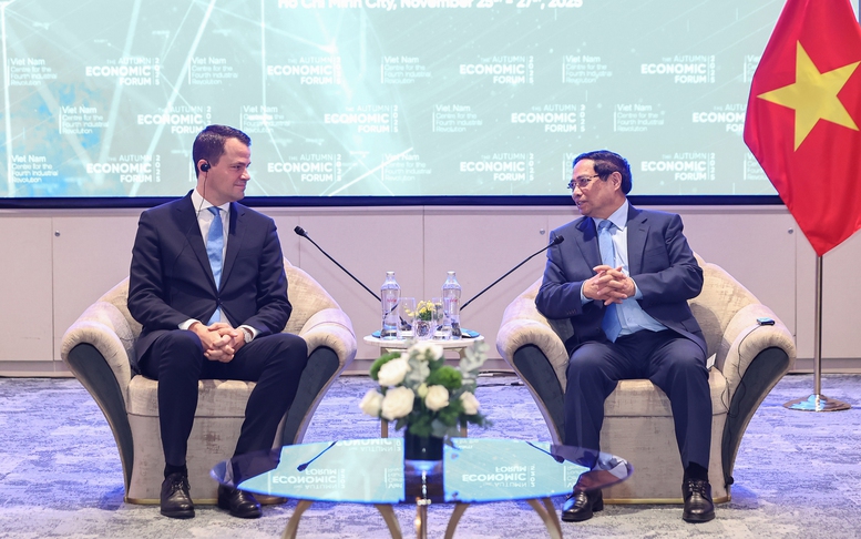 Thủ tướng đề nghị WEF đưa Diễn đàn Kinh tế mùa Thu thành sự kiện thường niên