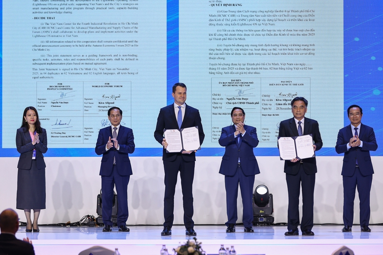 Thủ tướng chia sẻ về những yếu tố định hình Việt Nam trong kỷ nguyên vươn mình- Ảnh 6.