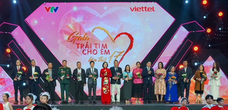 Điều kỳ diệu từ ca ghép tim đầu tiên của chương trình 'Trái tim cho em'- Ảnh 3. Điều kỳ diệu từ ca ghép tim đầu tiên của chương trình 'Trái tim cho em'- Ảnh 3.