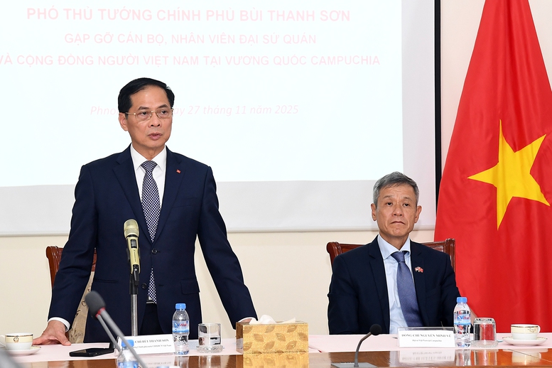 Phó Thủ tướng Bùi Thanh Sơn thăm Đại sứ quán, cộng đồng người Việt tại Campuchia- Ảnh 1.