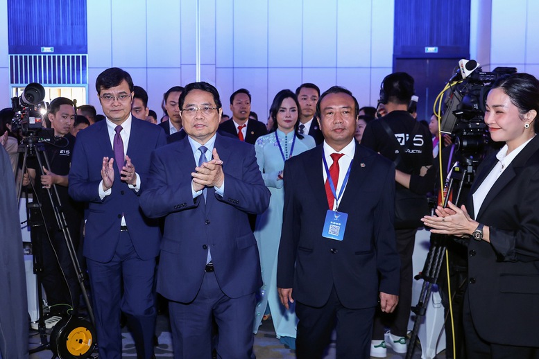 Thủ tướng: Các doanh nghiệp, doanh nhân trẻ thực hiện 6 tiên phong, thi đua '6 nhất'- Ảnh 1. Thủ tướng: Các doanh nghiệp, doanh nhân trẻ thực hiện 6 tiên phong, thi đua '6 nhất'- Ảnh 1.