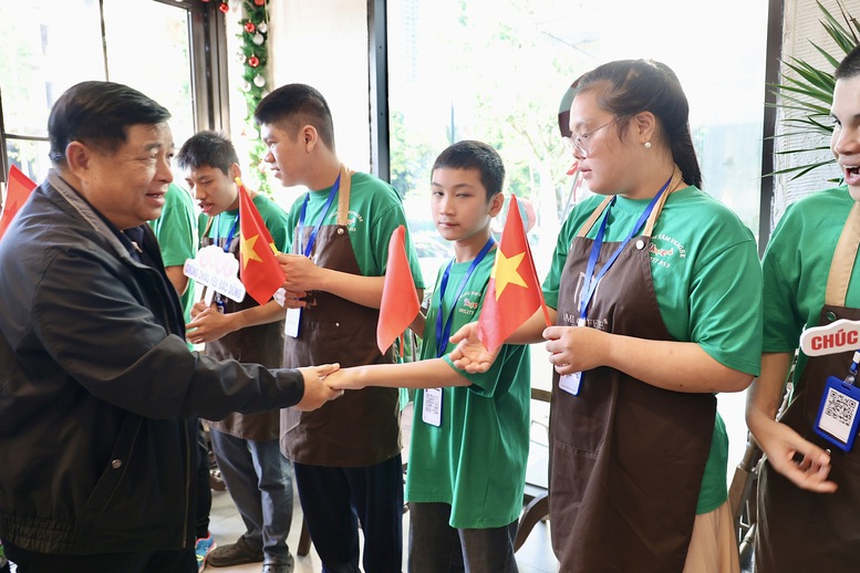 Khuyến khích hướng nghiệp, giải quyết việc làm cho người tự kỷ trưởng thành, người khuyết tật- Ảnh 4.