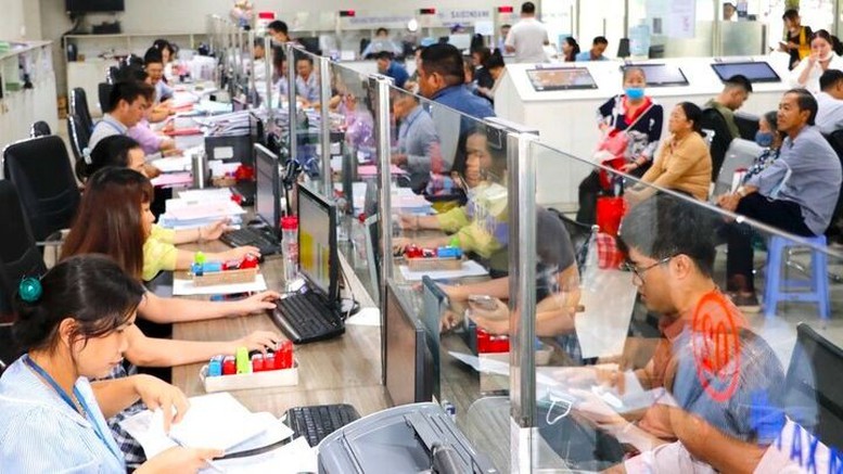 Đề xuất trả lương công chức theo vị trí việc làm, tiến tới bỏ biên chế “suốt đời”- Ảnh 1. Đề xuất trả lương công chức theo vị trí việc làm, tiến tới bỏ biên chế “suốt đời”- Ảnh 1.