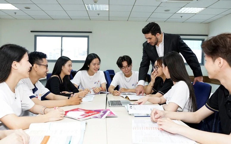 Tiêu chuẩn người nước ngoài giảng dạy, nghiên cứu khoa học tại cơ sở giáo dục của Việt Nam