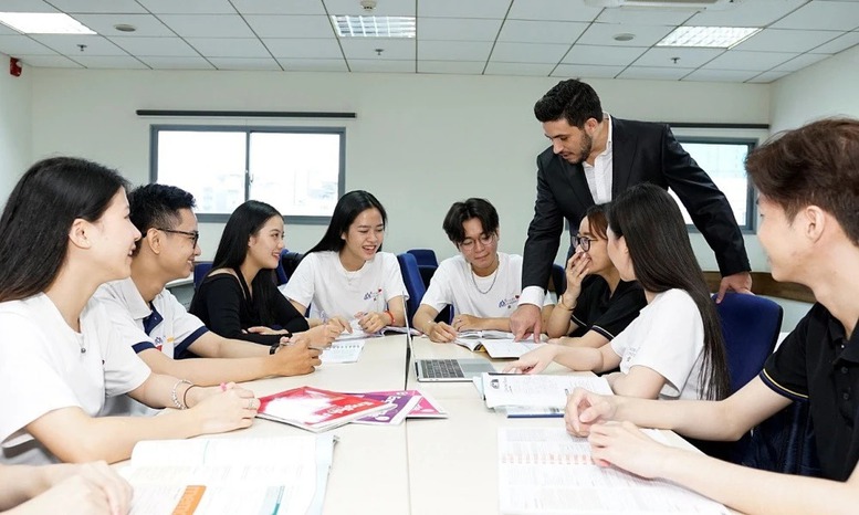 Tiêu chuẩn người nước ngoài giảng dạy, nghiên cứu khoa học tại cơ sở giáo dục của Việt Nam - Ảnh 1.