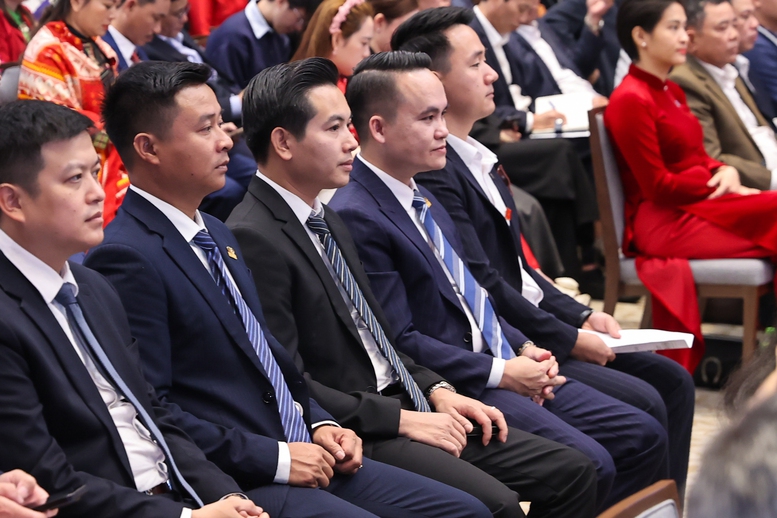 Phó Thủ tướng Nguyễn Chí Dũng: Phải coi hợp tác xã là đối tác kinh doanh bình đẳng- Ảnh 2. Phó Thủ tướng Nguyễn Chí Dũng: Phải coi hợp tác xã là đối tác kinh doanh bình đẳng- Ảnh 2.