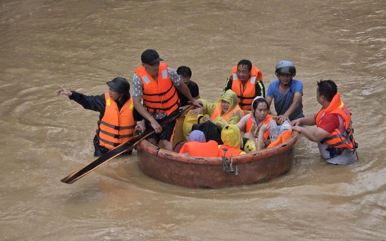 Khẩn trương thống kê thiệt hại, nhanh chóng sửa chữa, xây dựng lại nhà ở cho nhân dân