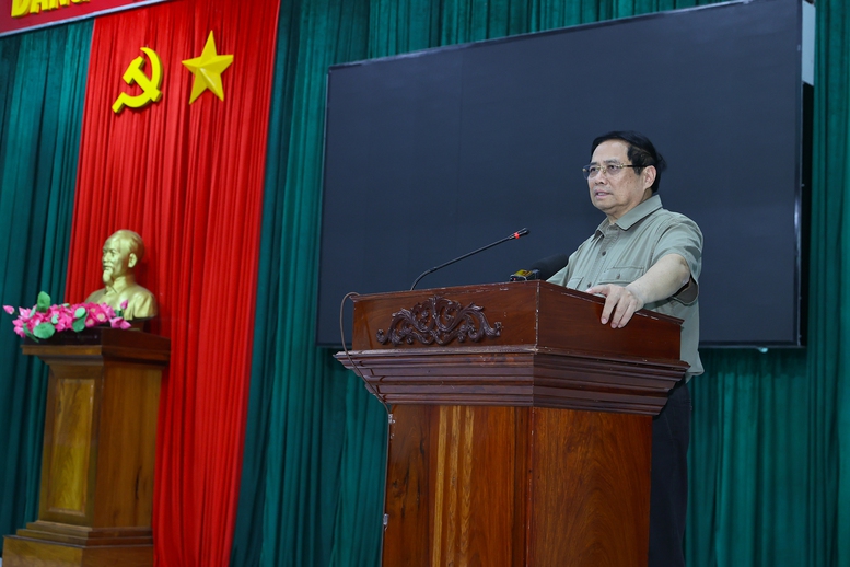 Thủ tướng: Triển khai "chiến dịch Quang Trung" thần tốc dựng lại nhà cho đồng bào bị thiên tai- Ảnh 10.