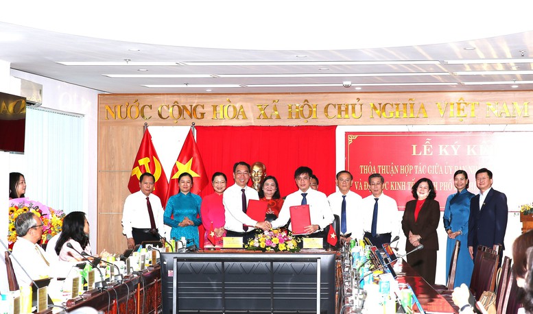 Vĩnh Long 'bắt tay' Đại học Kinh tế TPHCM: Hợp lực tri thức, mở hướng phát triển vùng- Ảnh 2.