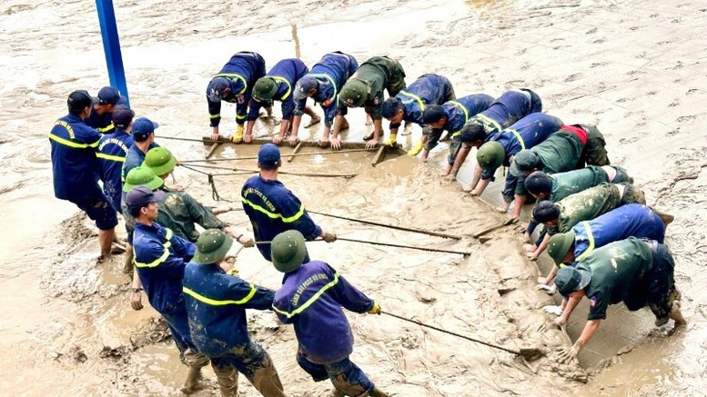 Thủ tướng chỉ đạo tập trung khắc phục nhanh hậu quả mưa lũ tại khu vực Trung Bộ- Ảnh 1.