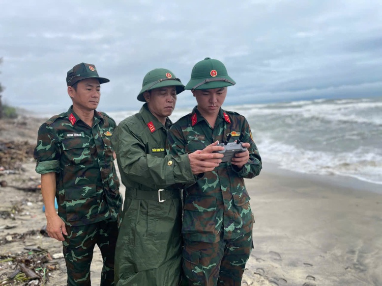 Đà Nẵng: Lập Sở chỉ huy tiền phương, khẩn cấp chống vỡ bờ kè An Lương- Ảnh 5. Đà Nẵng: Lập Sở chỉ huy tiền phương, khẩn cấp chống vỡ bờ kè An Lương- Ảnh 5.