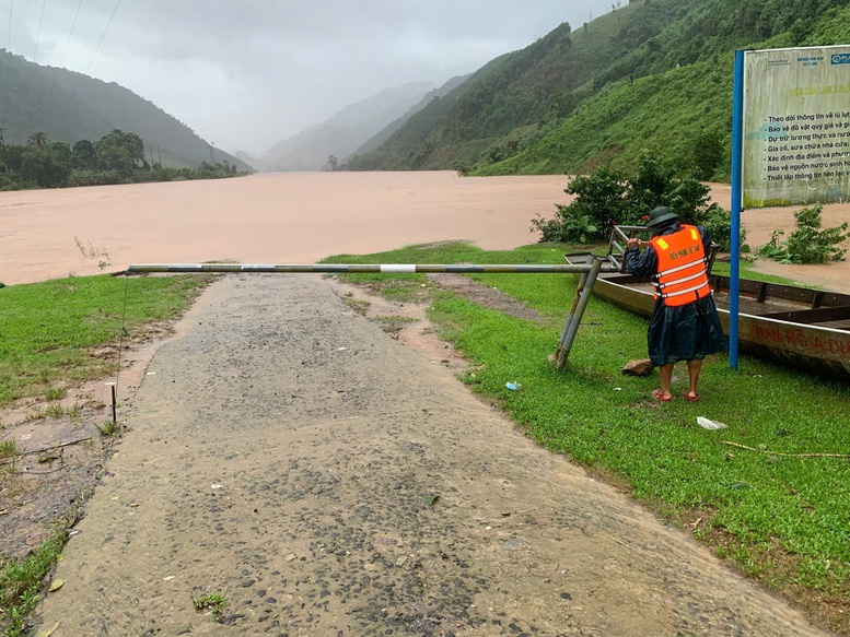 Quảng Trị: Mưa lớn gây ngập lụt tại nhiều địa phương- Ảnh 1. Quảng Trị: Mưa lớn gây ngập lụt tại nhiều địa phương- Ảnh 1.
