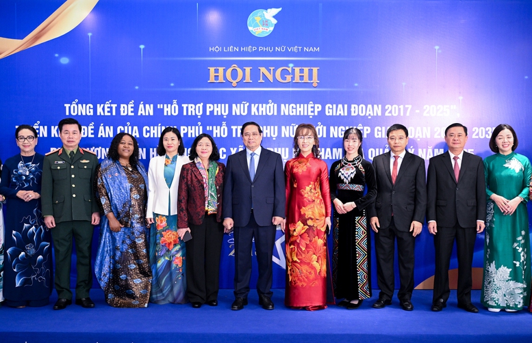 Thủ tướng: Phụ nữ Việt Nam ‘3 tiên phong’, ‘5 làm chủ’ trong khởi nghiệp sáng tạo- Ảnh 13. Thủ tướng: Phụ nữ Việt Nam ‘3 tiên phong’, ‘5 làm chủ’ trong khởi nghiệp sáng tạo- Ảnh 13.