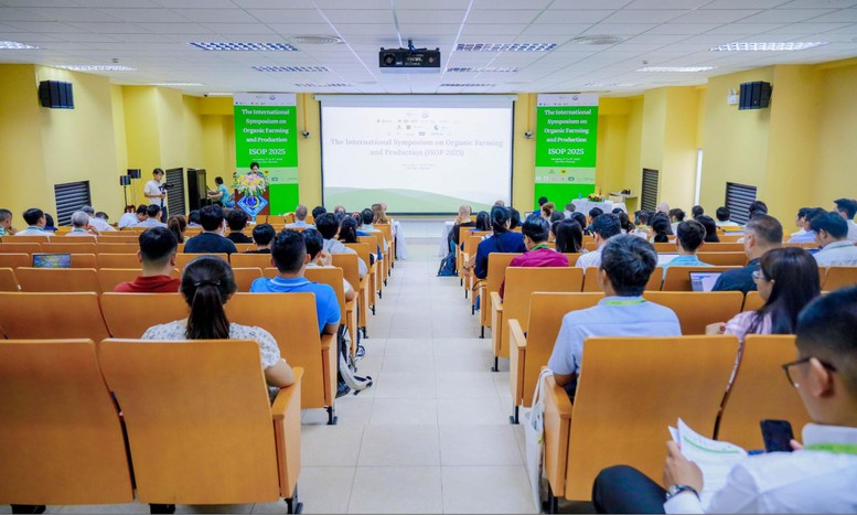 Nông nghiệp hữu cơ: Hướng đi bền vững cho Đồng bằng sông Cửu Long - Ảnh 1. Nông nghiệp hữu cơ: Hướng đi bền vững cho Đồng bằng sông Cửu Long - Ảnh 1.