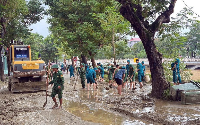 Hỗ trợ khẩn cấp 100 tỷ đồng cho TP Đà Nẵng, Huế khắc phục thiệt hại do mưa lũ
