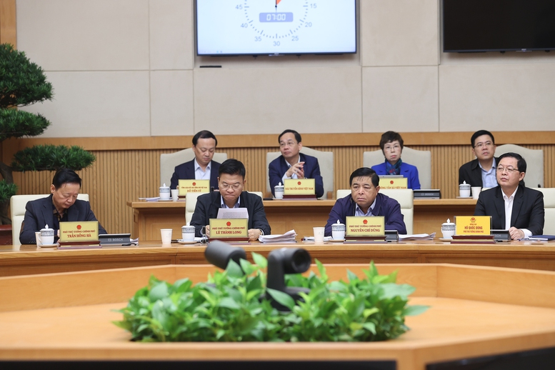 Chính phủ họp chuyên đề về 8 nghị định liên quan Trung tâm tài chính quốc tế tại Việt Nam- Ảnh 4. Chính phủ họp chuyên đề về 8 nghị định liên quan Trung tâm tài chính quốc tế tại Việt Nam- Ảnh 4.