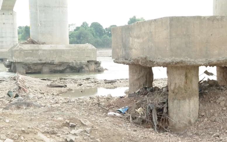 Cầu Sông Lô xuống cấp nghiêm trọng, Bộ Xây dựng yêu cầu kiểm định chất lượng công trình