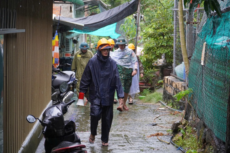 Khánh Hòa triển khai đồng bộ biện pháp bảo vệ người dân trước bão số 13- Ảnh 2. Khánh Hòa triển khai đồng bộ biện pháp bảo vệ người dân trước bão số 13- Ảnh 2.