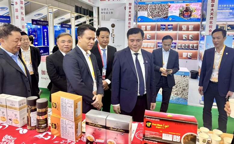 Đưa hàng Việt tiếp cận người tiêu dùng Trung Quốc qua Hội chợ CIIE 2025- Ảnh 1. Đưa hàng Việt tiếp cận người tiêu dùng Trung Quốc qua Hội chợ CIIE 2025- Ảnh 1.